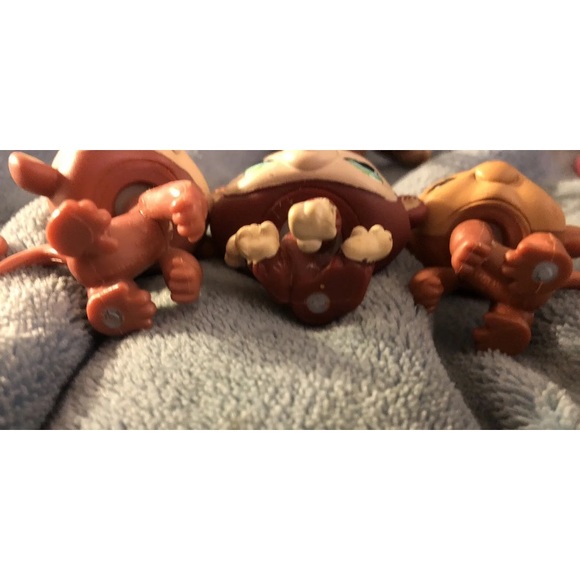 Littlest Pet Shop Monkey Lot, 3 1st Gen Magnet &One Newer, Plus Banana And Perch - Picture 5 of 9